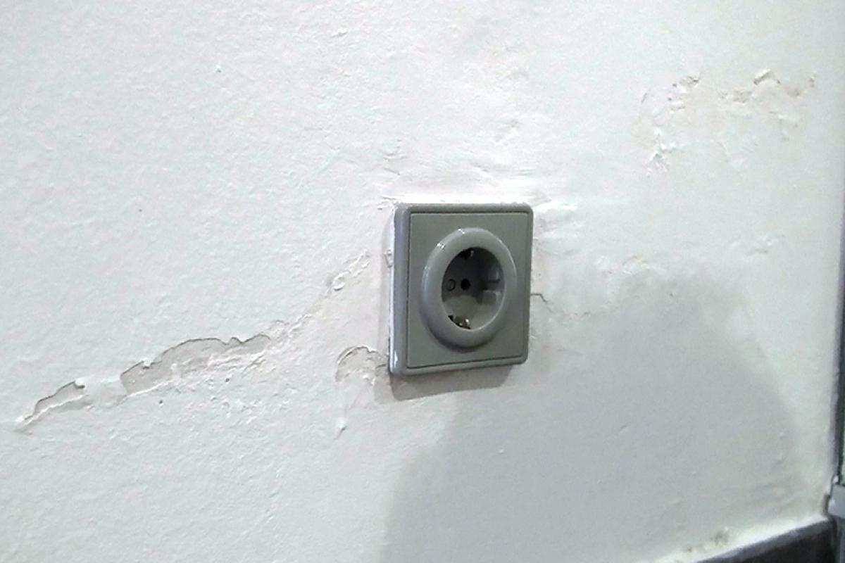 Wasserflecken An Der Wand Entfernen Isolieren Anleitung