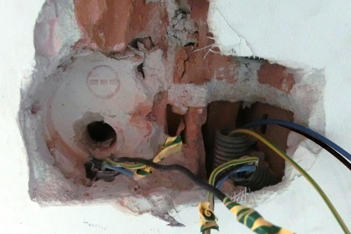 Schalter Einbauen Vorbereitung Eines Elektrischen Rollladens Anleitung Diybook At