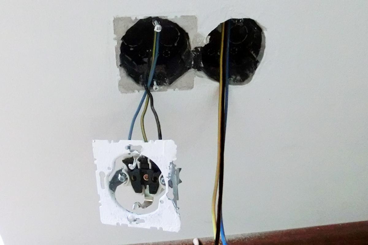 Schalter Einbauen Vorbereitung Eines Elektrischen Rollladens Anleitung Diybook At