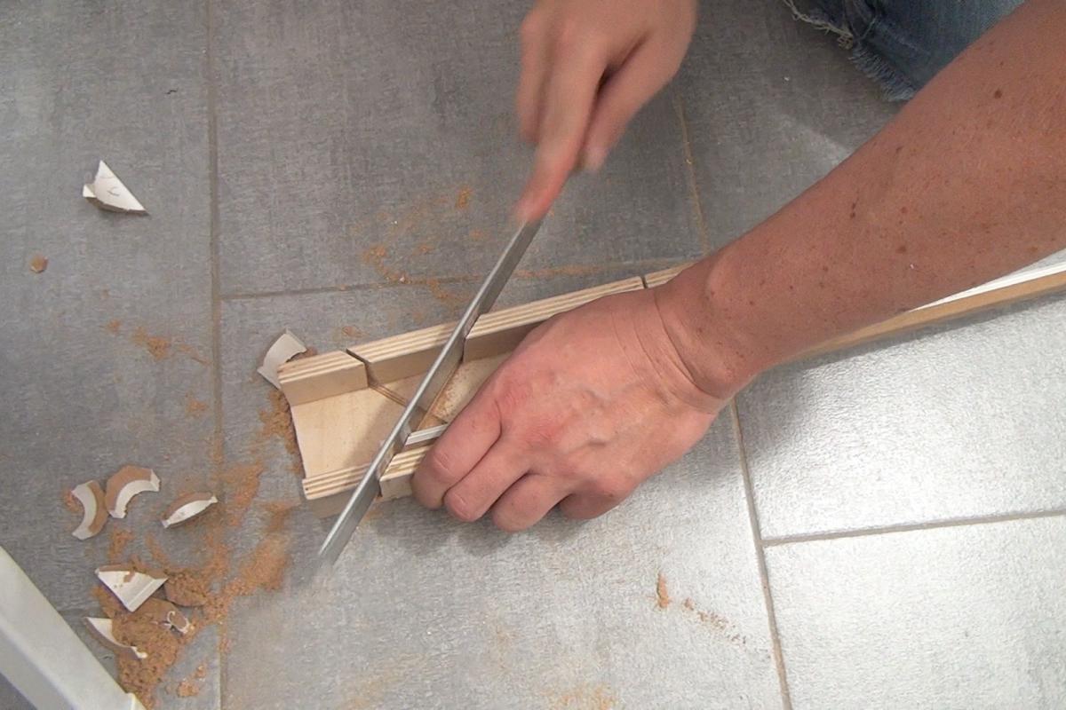 Deckenleiste Richtig Montieren So Geht S Leiste 24 Blog