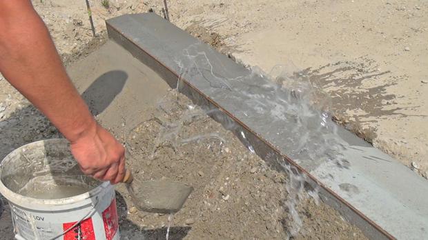 Randsteine setzen Anleitung um Betonrandsteine zu verlegen