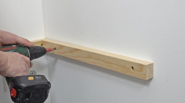 Arbeitsplatte montieren - Anleitung @ diybook.at