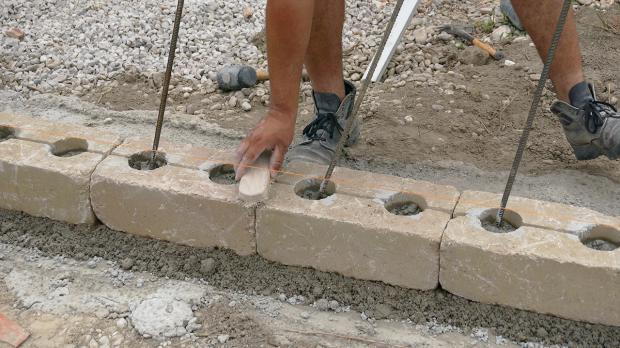 gartenmauer selber bauen - das errichten einer betonsteinmauer gartenmauer selber bauen - das errichten einer betonsteinmauer, Hause und garten