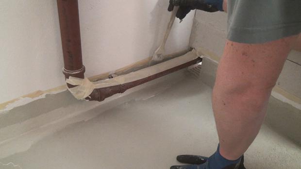 beton streichen ecken und kanten mit dem pinsel vorstreichen betonfarbe beton streichen ecken und kanten mit dem pinsel vorstreichen betonfarbe