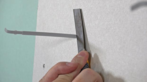 Der große Durchbruch: 4 Rigipsdübel im Härtetest Anleitung Der große Durchbruch: 4 Rigipsdübel im Härtetest Anleitung