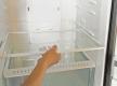 Fächer aus dem Kühlschrank entfernen