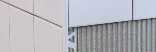 Fliesenprofile Verlegen Der Schönere Fliesenabschluss Anleitung Fliesenprofil Beim Einfliesen