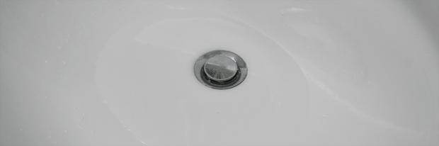 Wasser im Waschbecken fließt nicht ab