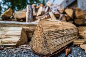 Heizen mit Holz – Lohnt sich das eigentlich?