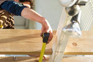 Bauen mit Eigenleistung und Meisterbegleitung: So sparen Heimwerker Kosten ohne Risiko
