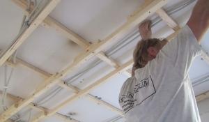 Decke abhängen - Holzkonstruktion herstellen - Anleitung & Tipps vom